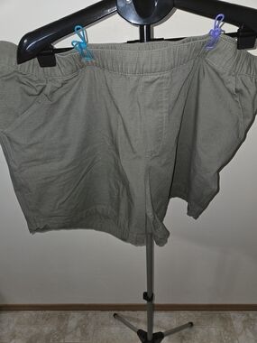 Carhartt Women's Olive Green Casual Shorts 2x